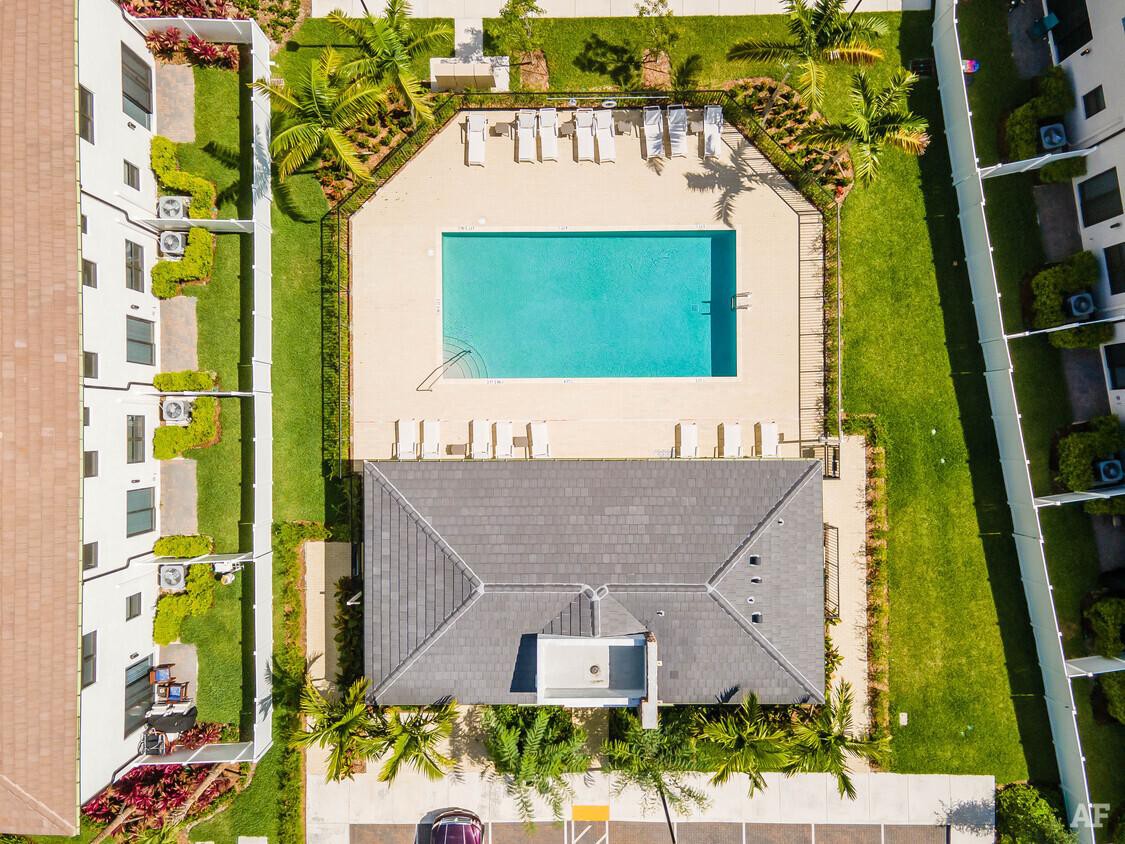 时尚的3/2 .5联排别墅，靠近迈阿密国际泳池