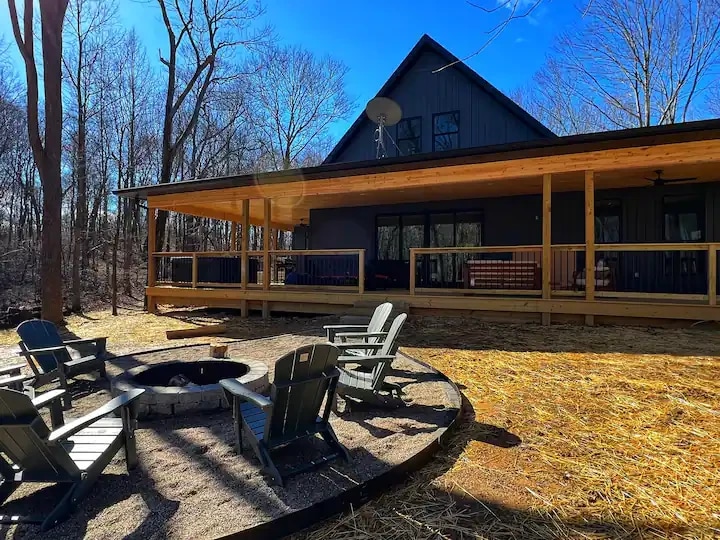 Whiskey Ridge Cabins - Hocking Hills Luxury Cabin