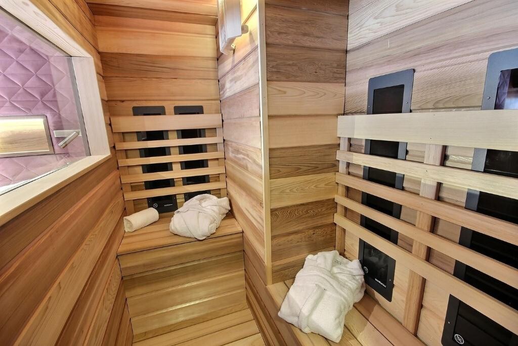 Suite Art Déco Jacuzzi + Sauna sur Yacht Hôtel