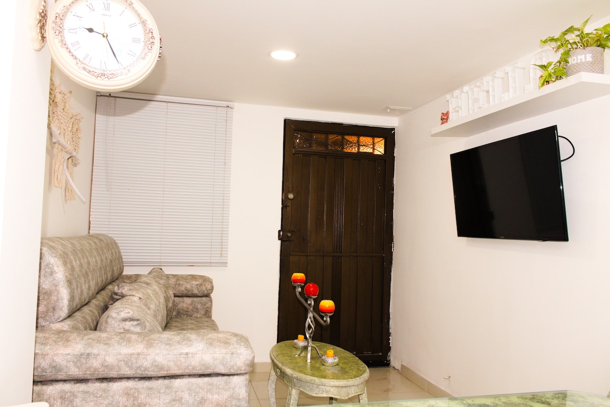 Apartamento con Jacuzzi, metro y av. poblado