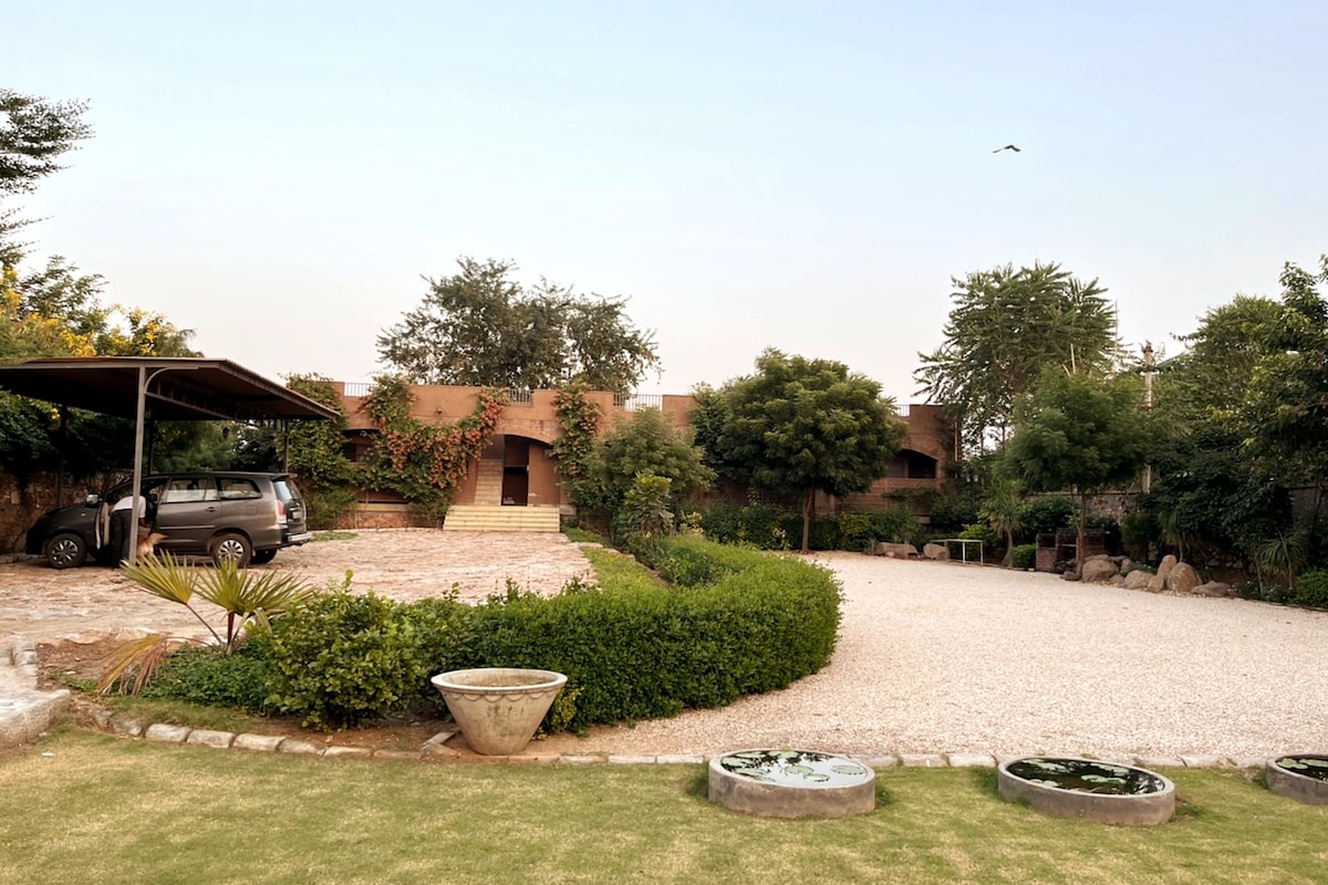 Minglanis Farm Jaipur - Plunge Pool & Pet Friendly