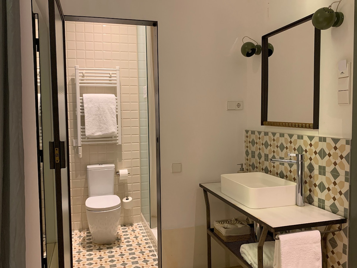 Habitación doble con baño cerca de Paseo de Gracia