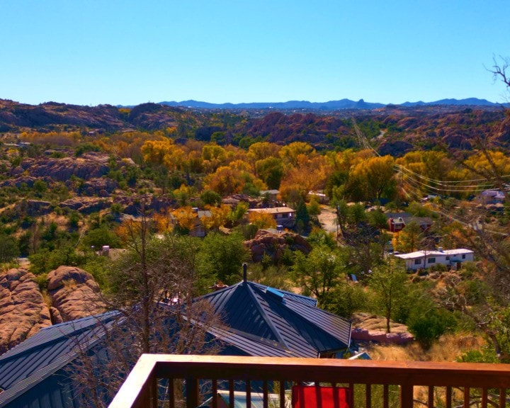 Hilltop Hideaway-Amazing Views!