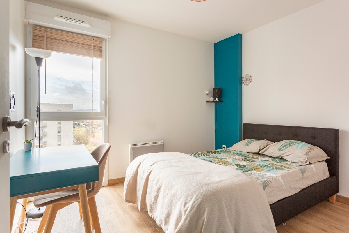 Gaia : Super single bedroom 10sqm fully furnished
