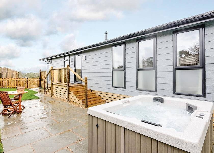 Luxury, Spacious 1 Bed Lodge | Hot Tub/Garden/View