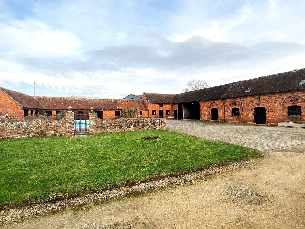 The Stables @ Southfield House