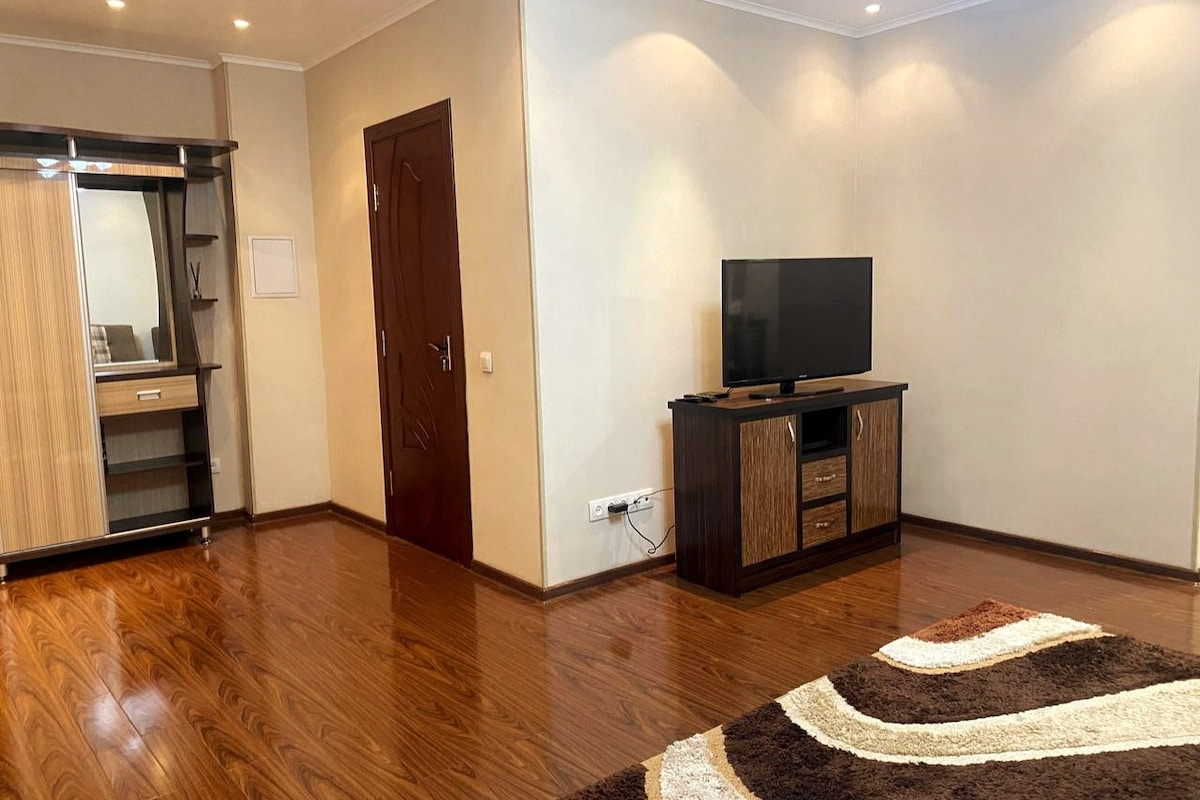舒适的2室公寓，位于Tashkent的中心