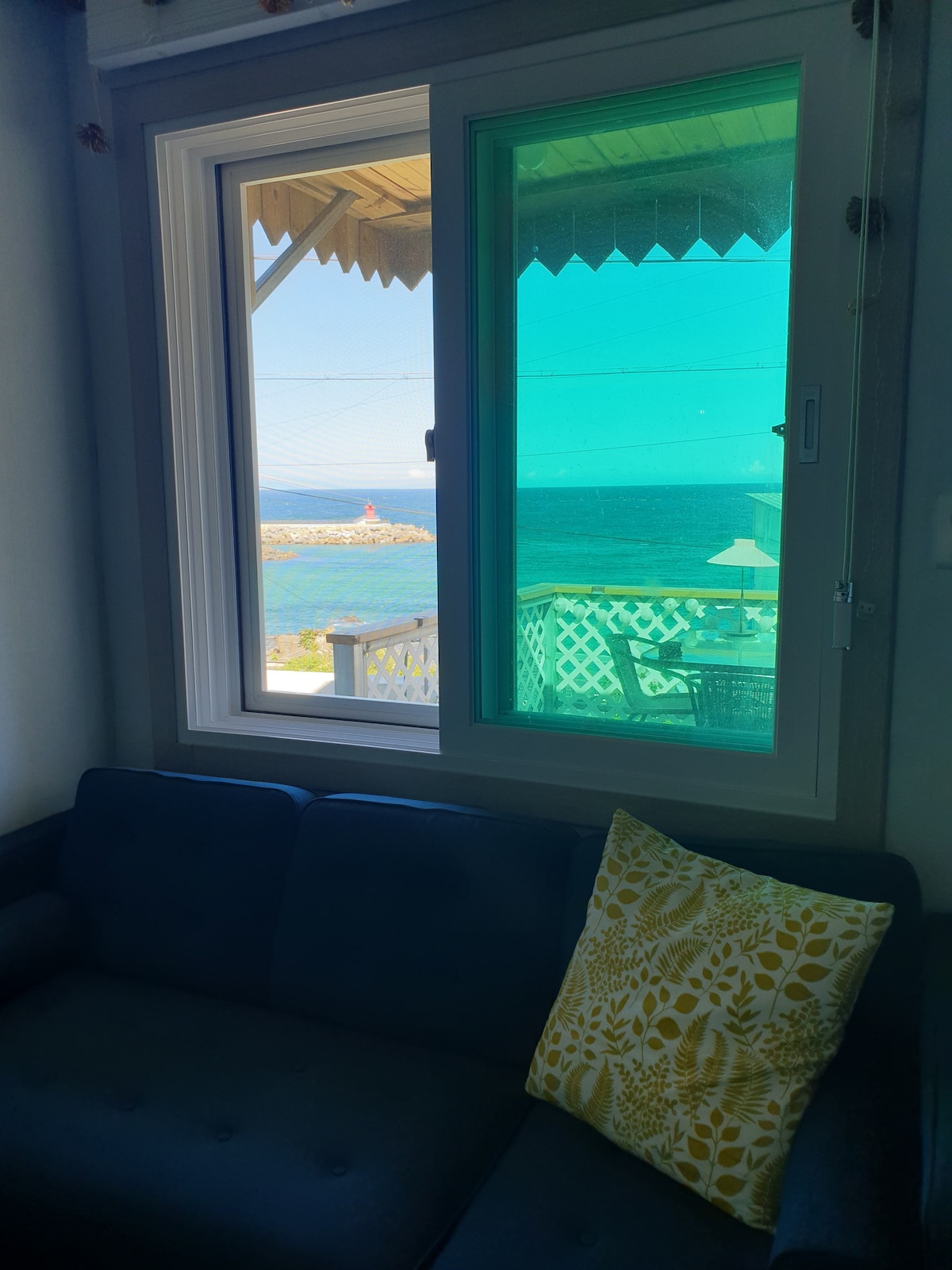 Songane海滨别墅，带客厅和海景露台（带俯瞰东海的露台）