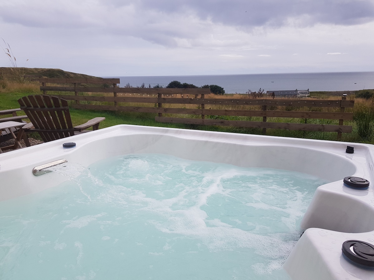 Camhanaich  with Hot Tub