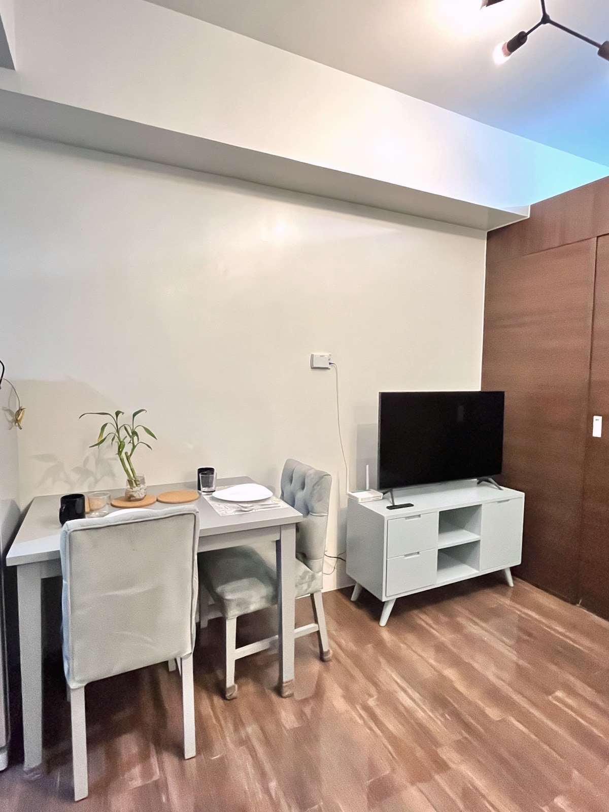 Makati现代1卧室，配备高速无线网络和Netflix