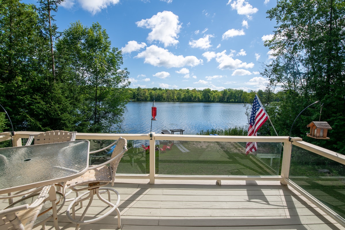 Private Lakefront House: Fish, Kayak, EV Chg, Pets