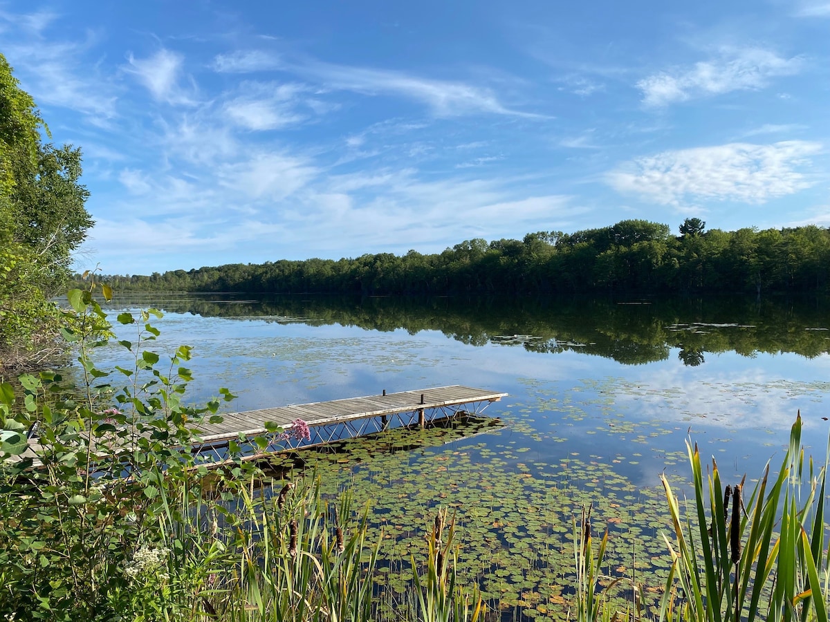 Private Lakefront House: Fish, Kayak, EV Chg, Pets