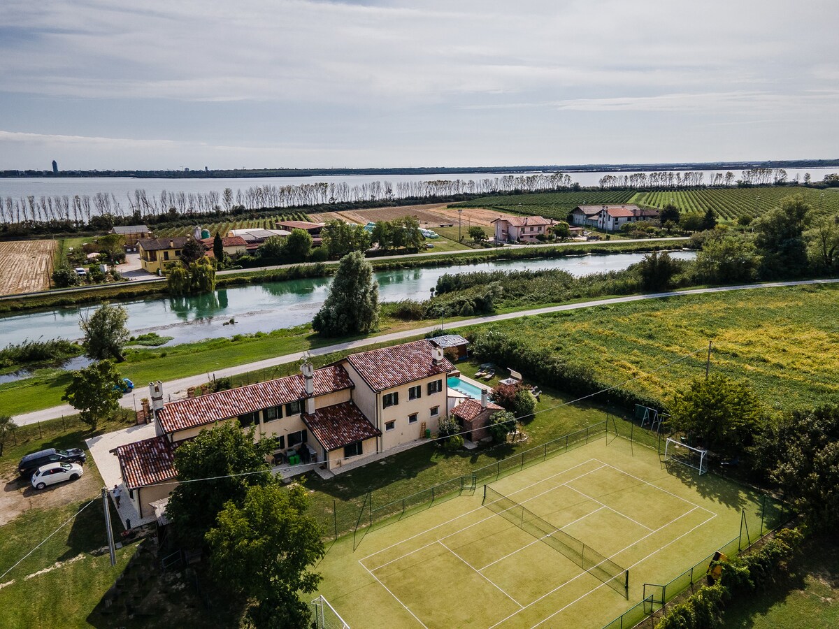 Villa Tania, country house con piscina a Jesolo