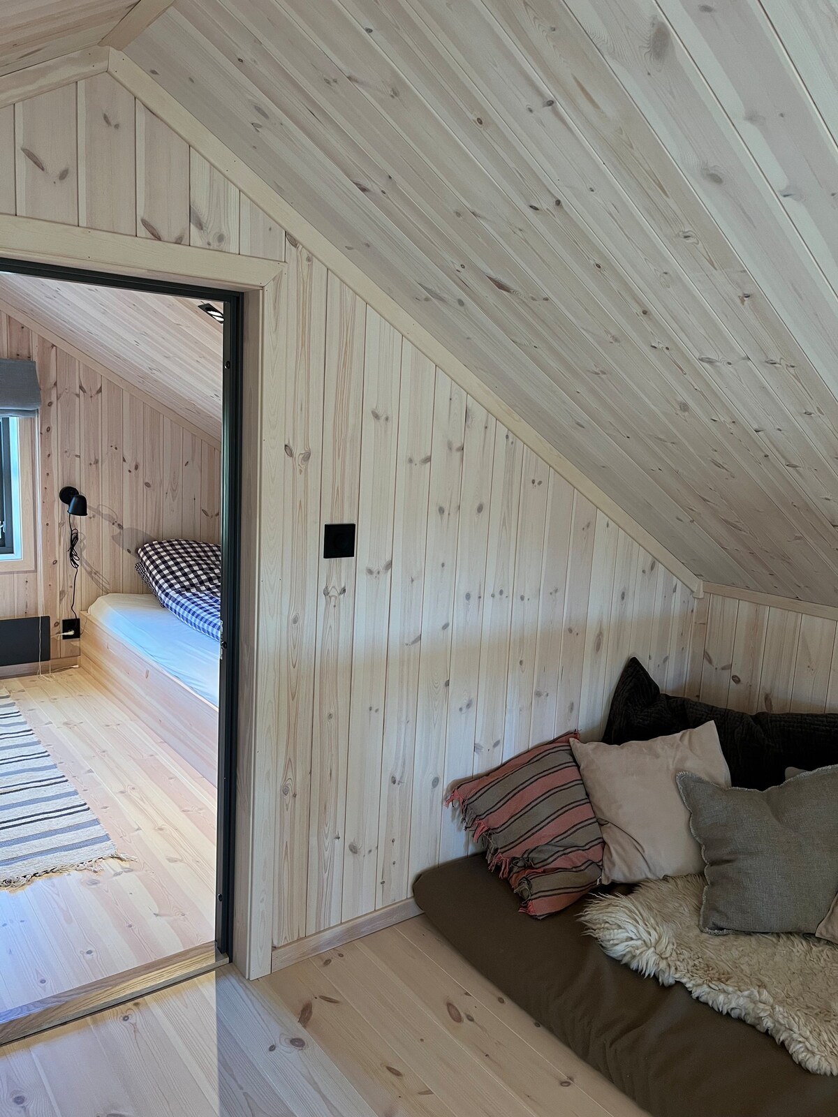 Ny hytte sentralt på Skei med gode solforhold