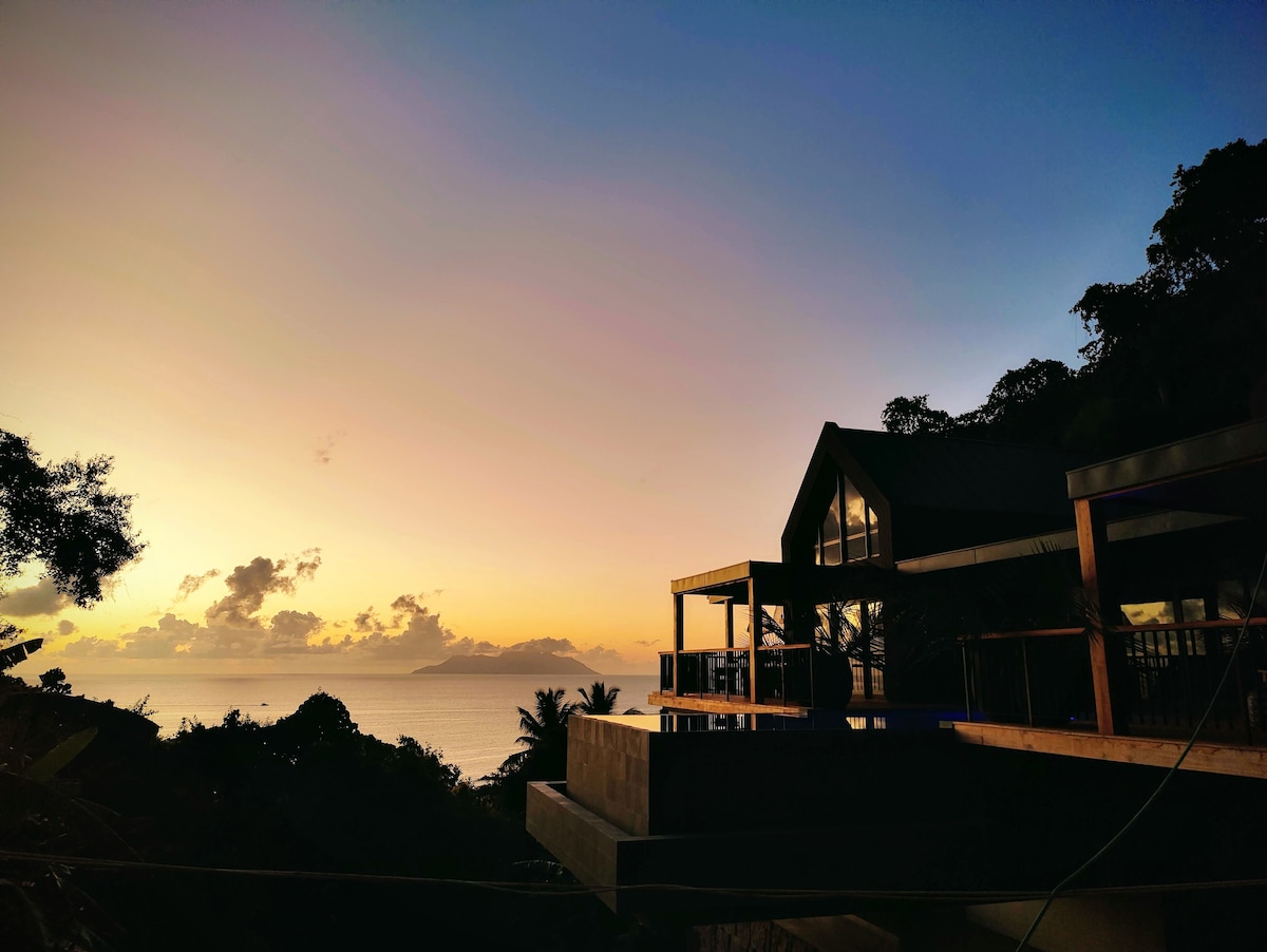 Maison Gaia Seychelles: views into sunset & ocean