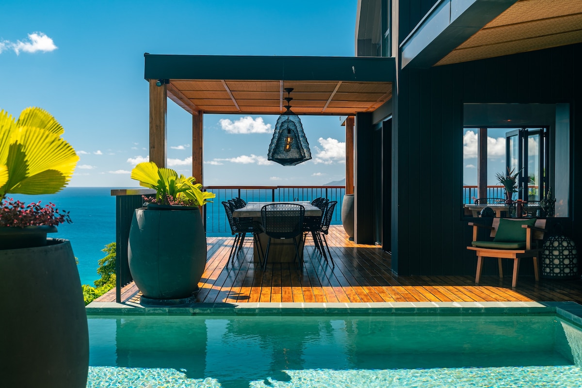 Maison Gaia Seychelles: views into sunset & ocean