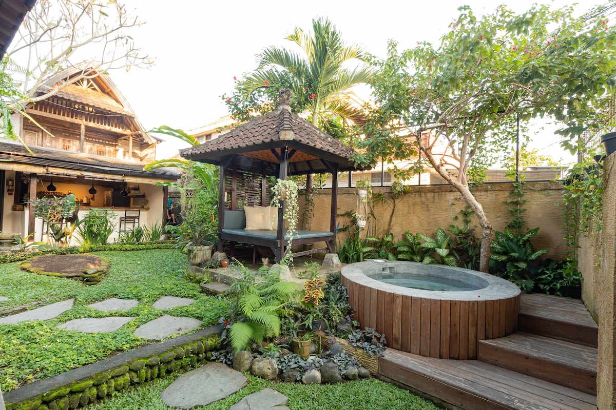 Wood House in the Middle of Ubud