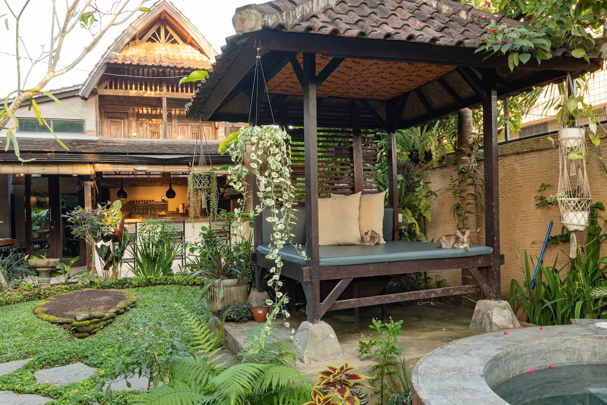 Wood House in the Middle of Ubud