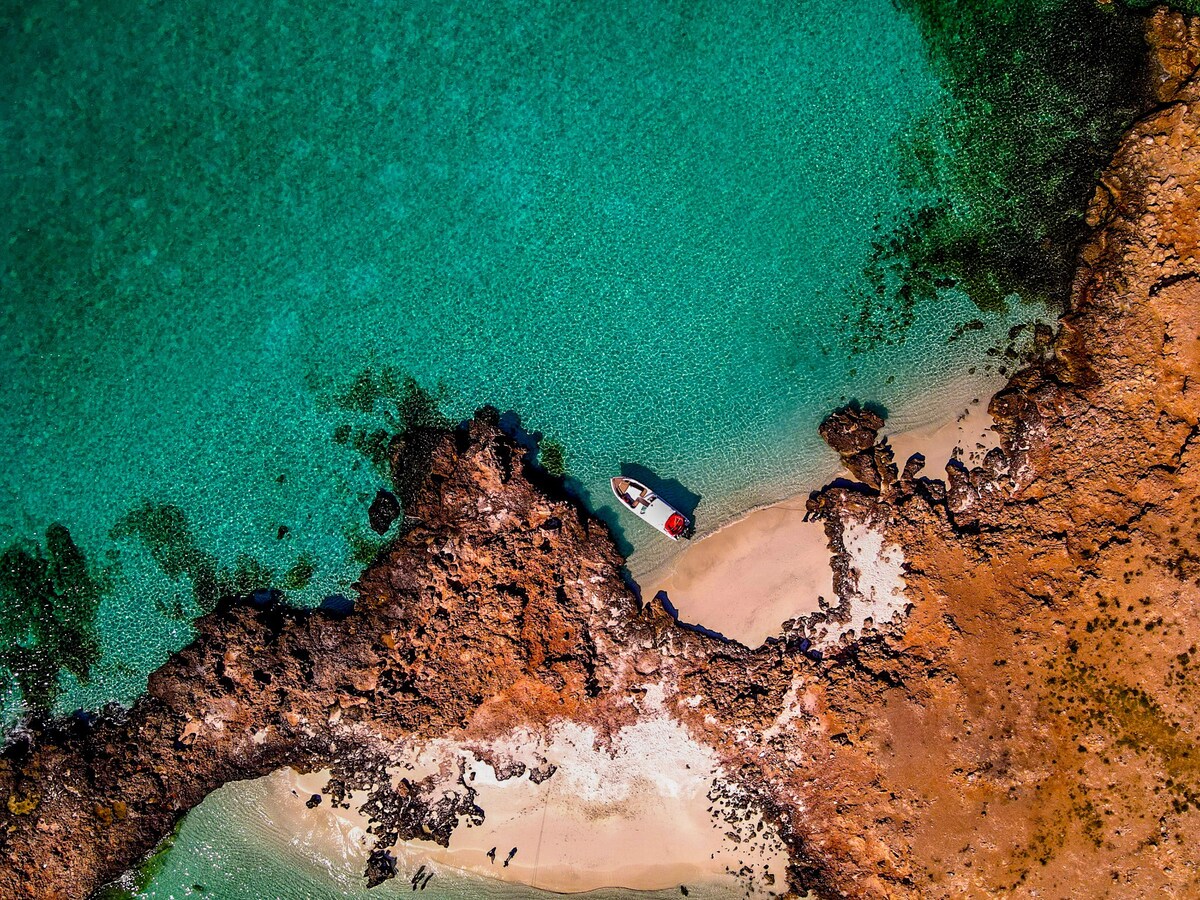 Camping in Daymaniyat Islands