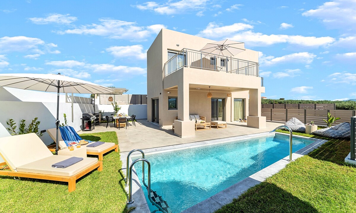 KS Omega Luxury Villa Heated Pool
