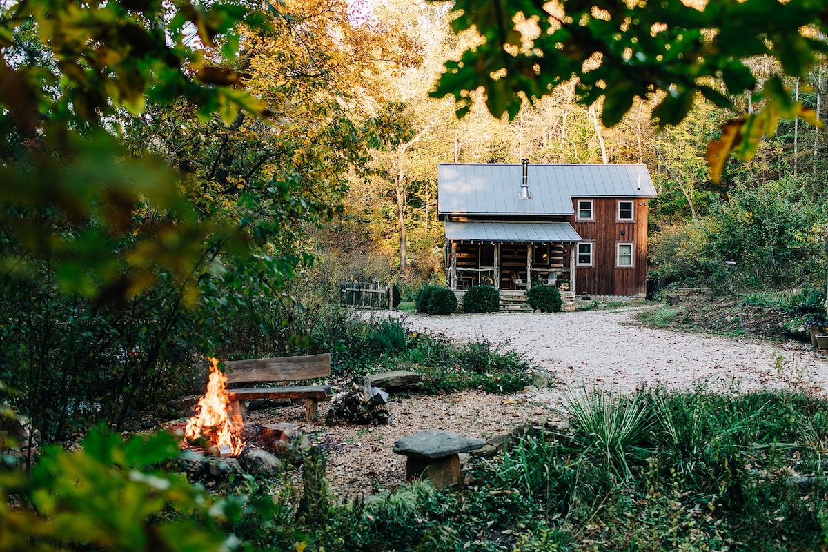 Creekside Cabin w/ Gardens | Unplugged Getaway
