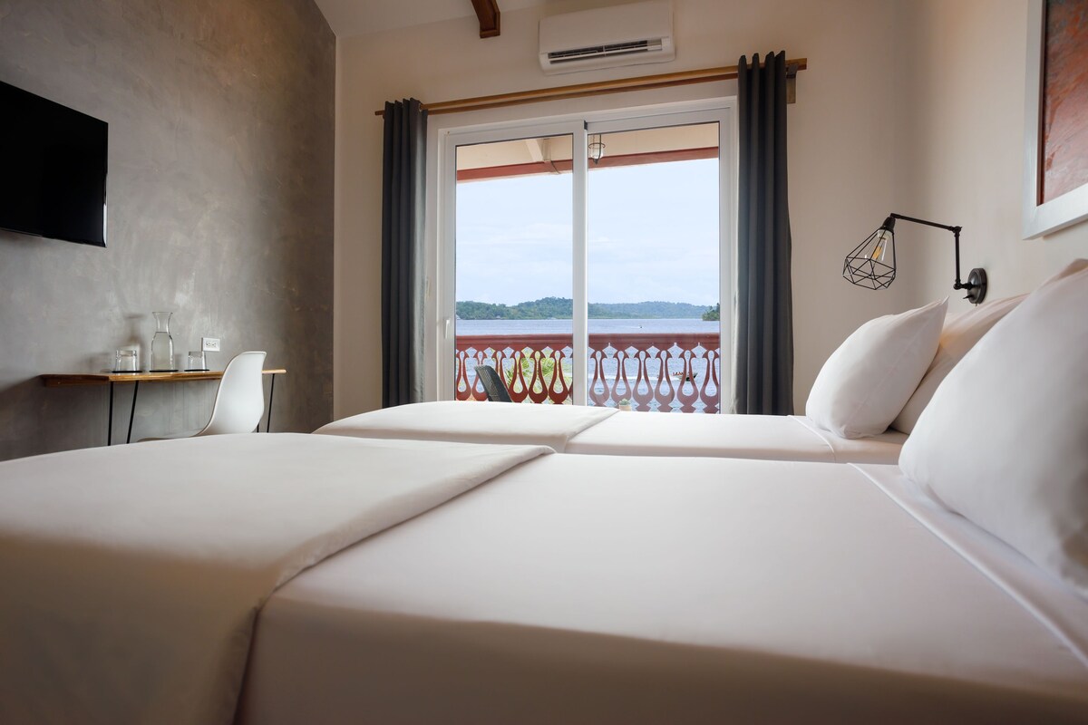 Breakfast included, Twin Room with Sea View