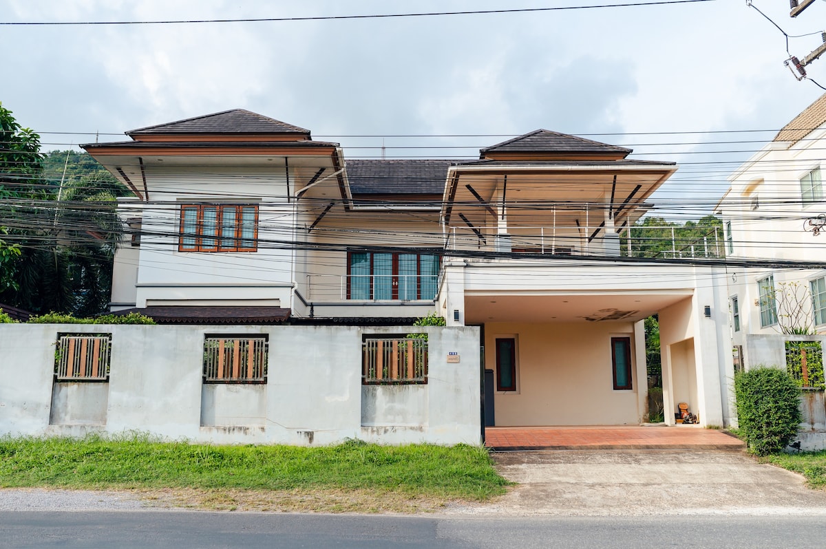 Spacious House For Family 15 min to Lee Garden