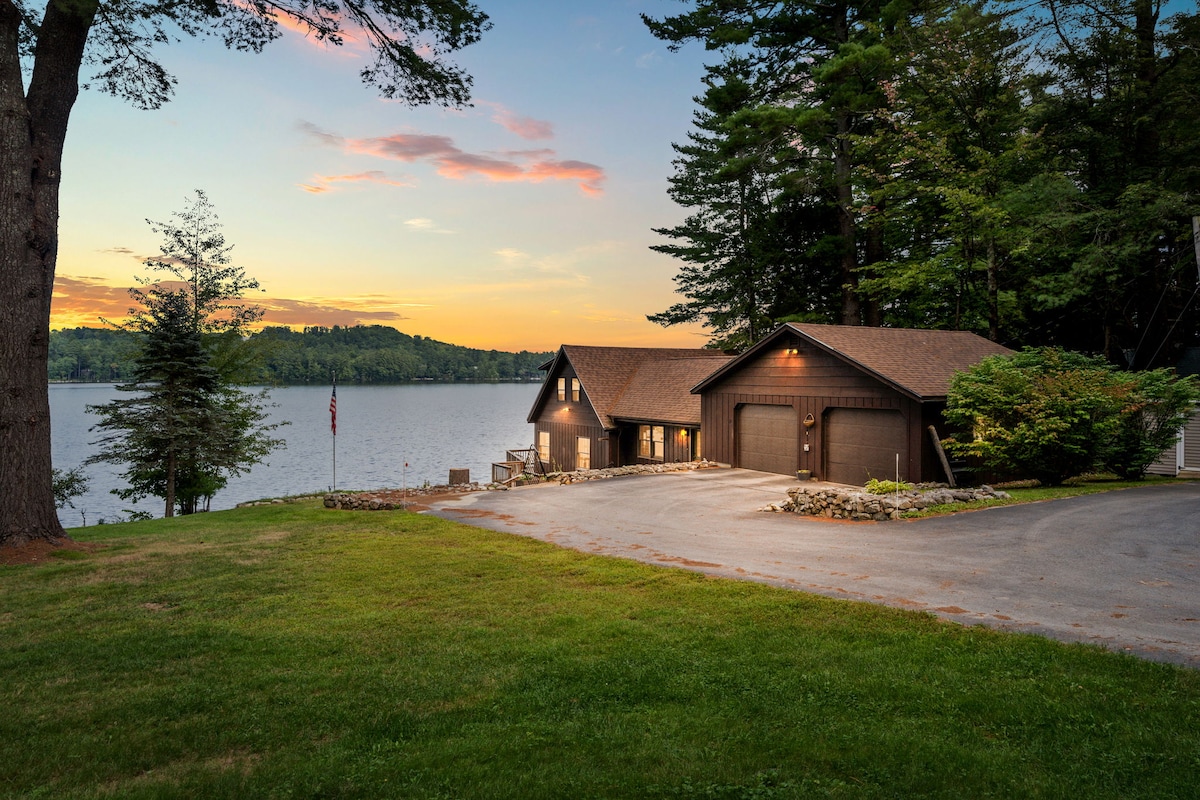 Waterfront Home on Highland Lake! Amazing Views!