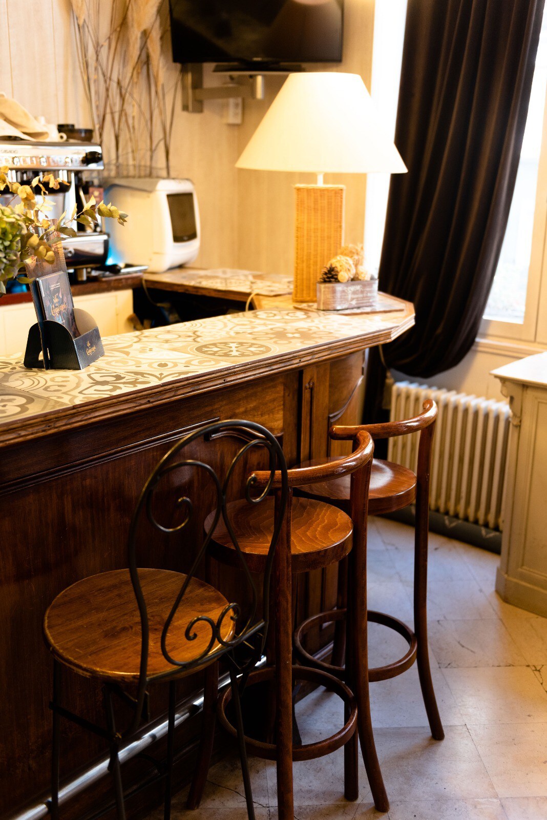 Chambre confort- Petit déjeuner-Hôtel proche gare