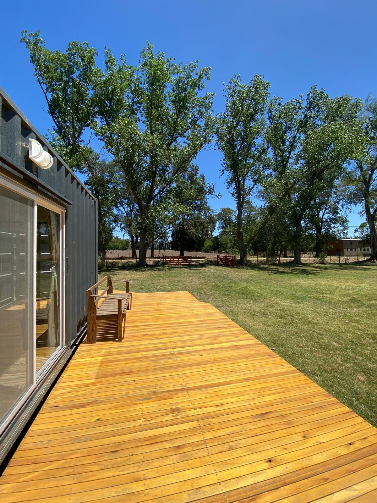 Aire de campo, naturaleza y bienestar. Container.