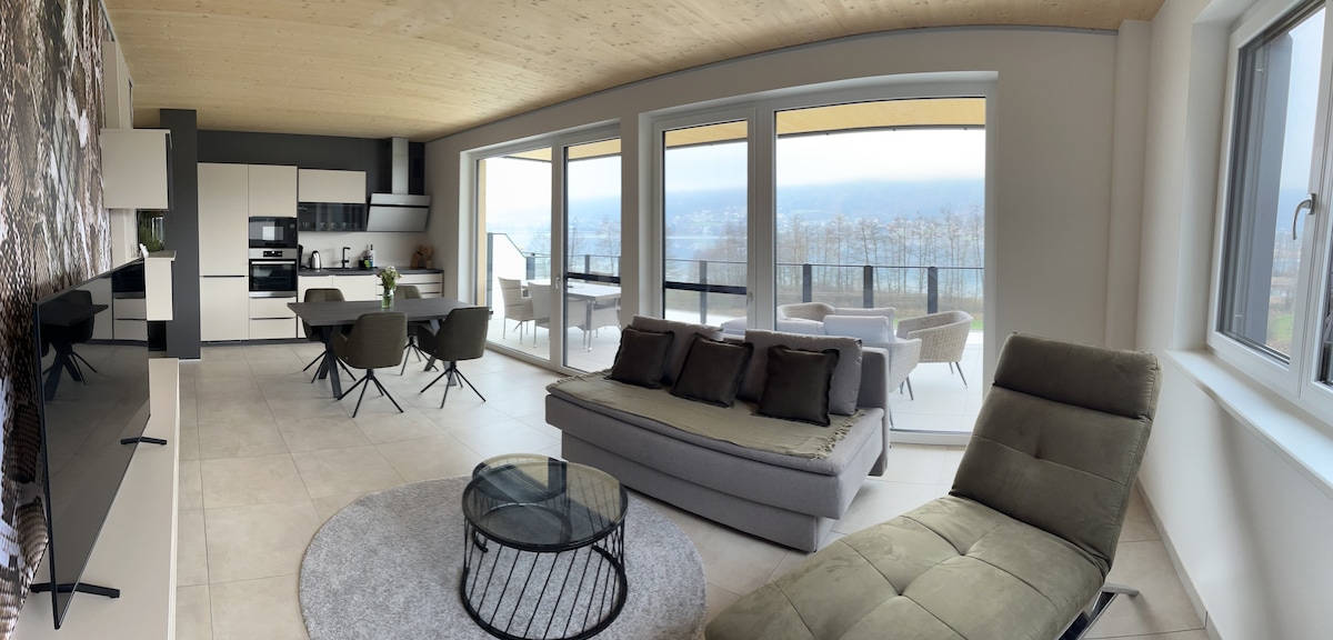 Modernes Penthouse mit See_Bergblick