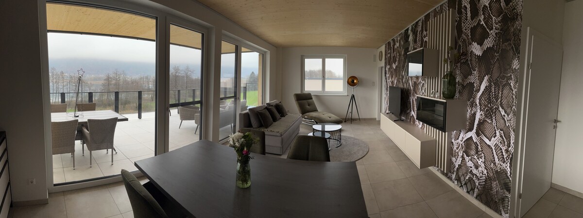 Modernes Penthouse mit See_Bergblick