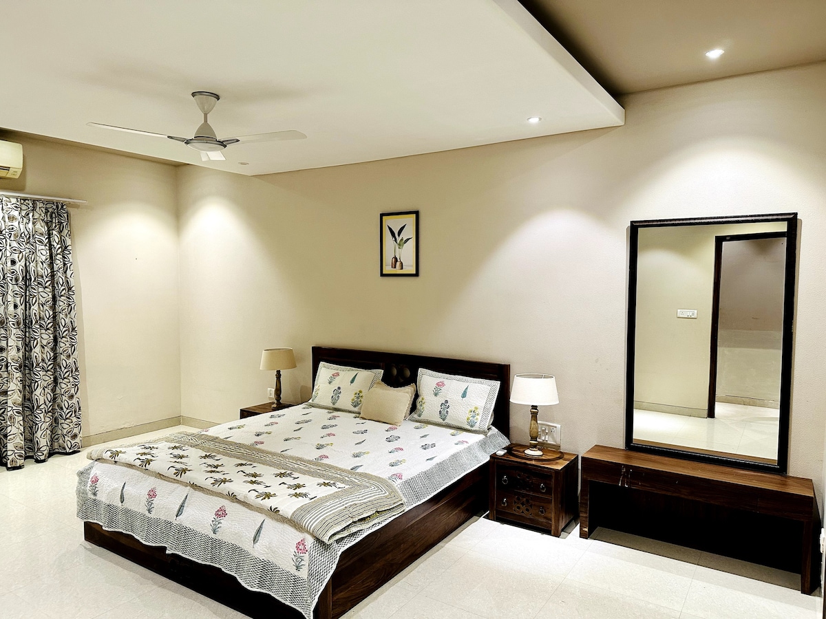 505 ANAND VILLA 3BHK Luxe Penthouse.