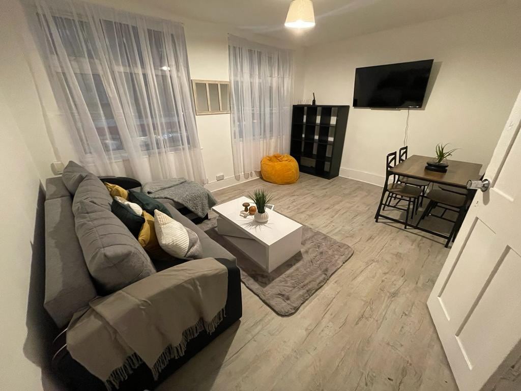 Comfy 2 Bedroom On Tower Bridge