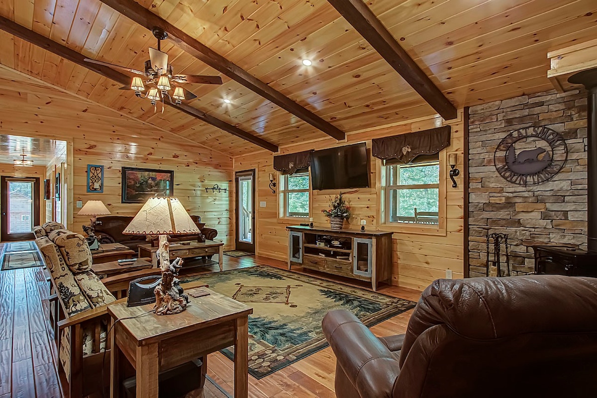 Huckleberry Hill-15 private acres in Pigeon Forge