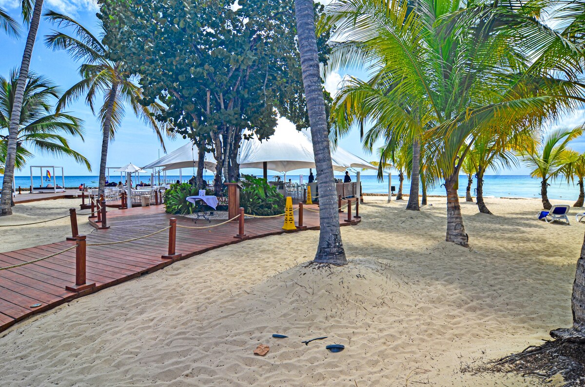 Bayahibe Apartment Just on the beach