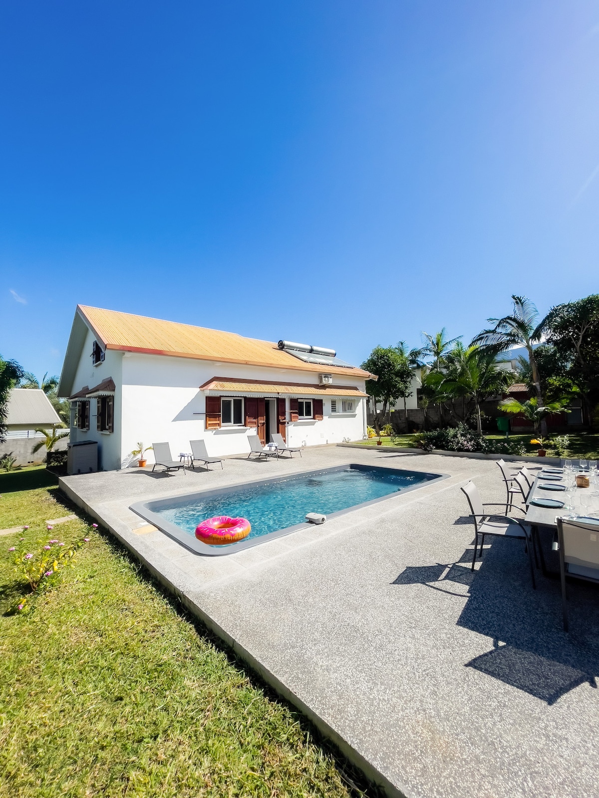 Villa à 15min de St-Pierre : piscine, bbq, parking