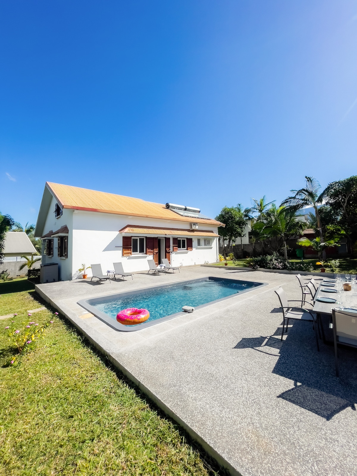 Villa à 15min de St-Pierre : piscine, bbq, parking