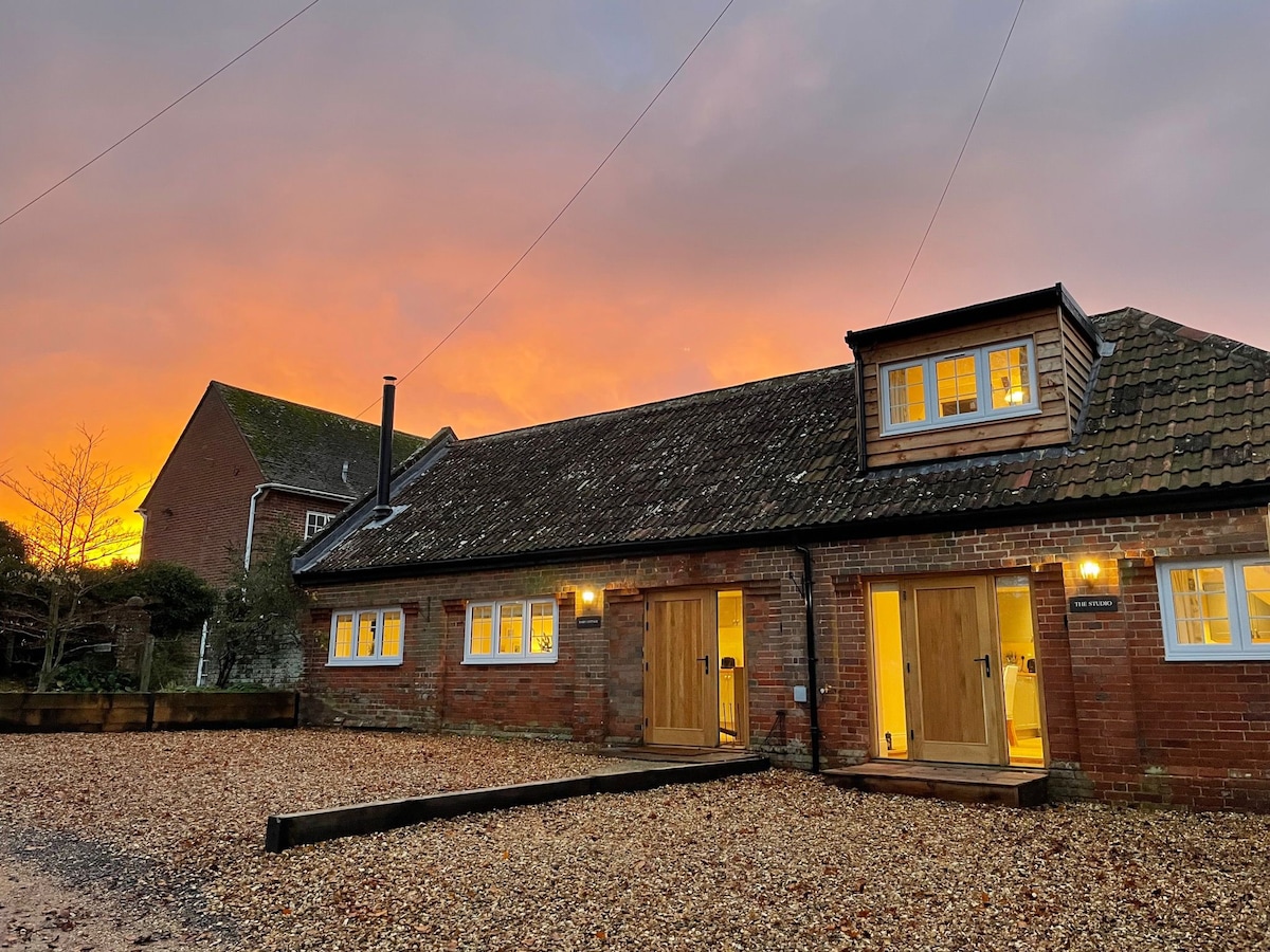 The Studio, Parsonage Barn, Odstock, SP54JB