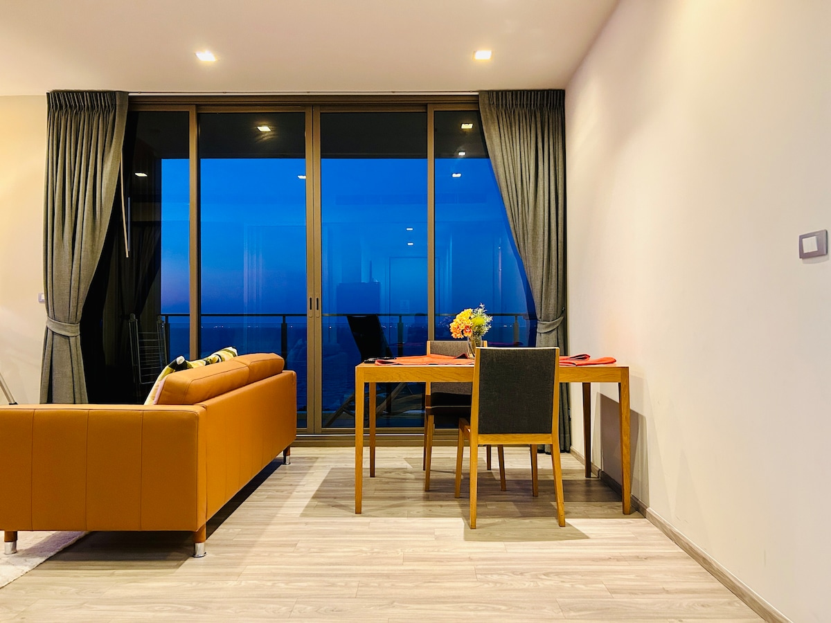 Luxury sea view two bedrooms Pattaya