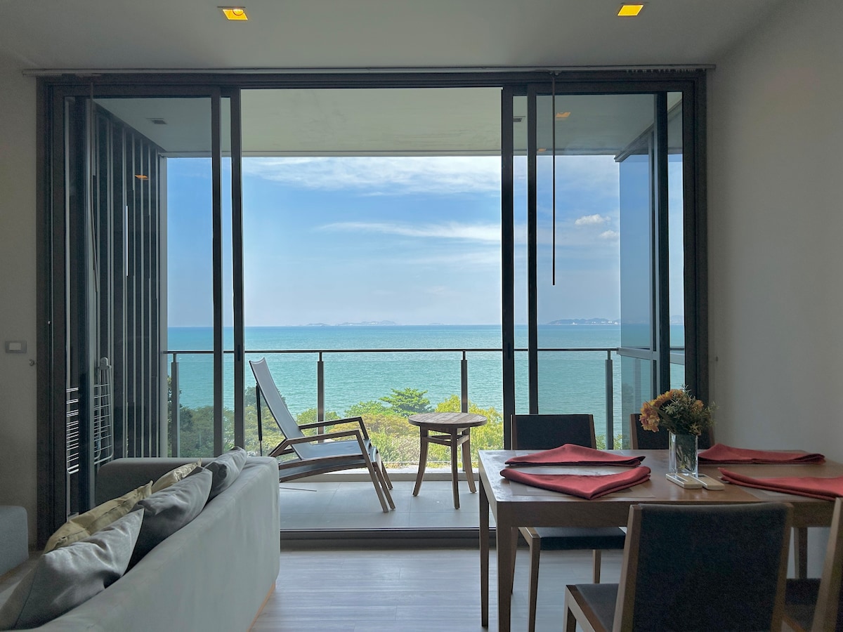 Luxury sea view two bedrooms Pattaya