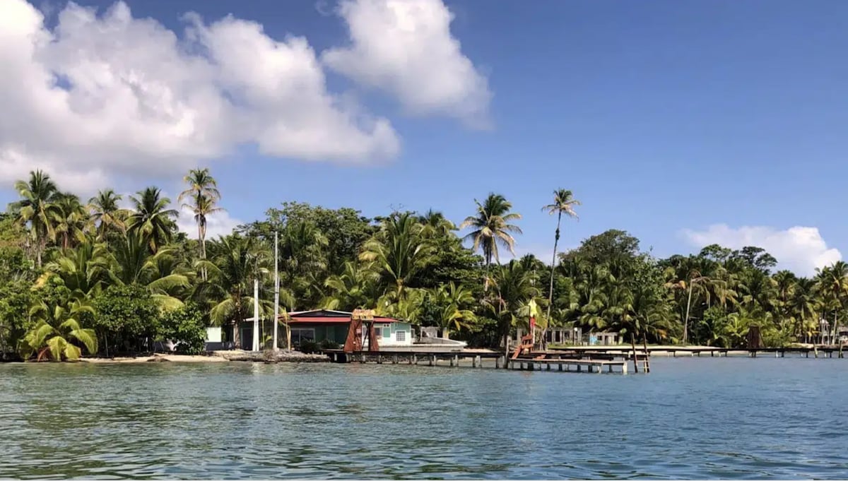 Casa del Fuego - Caribbean Beachfront Magic!