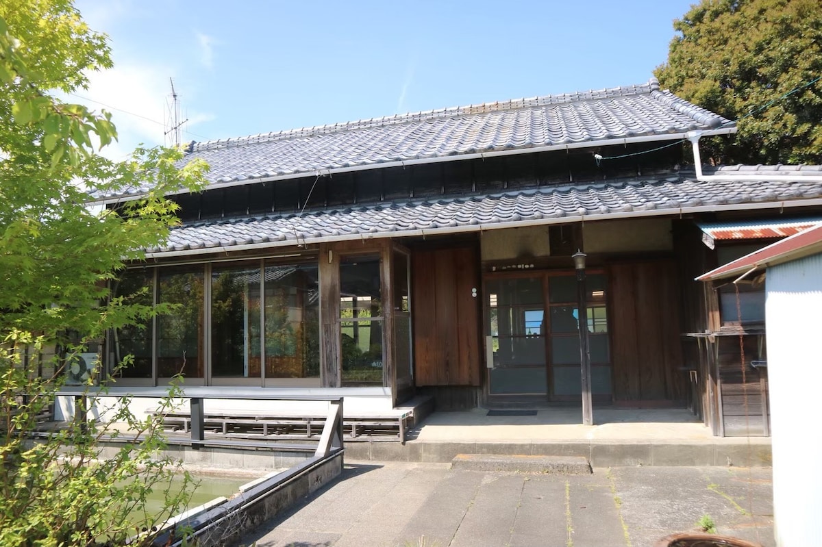 壁炉中的老房子Ichinokuchi （工作日每人3000日元，可供7人入住）