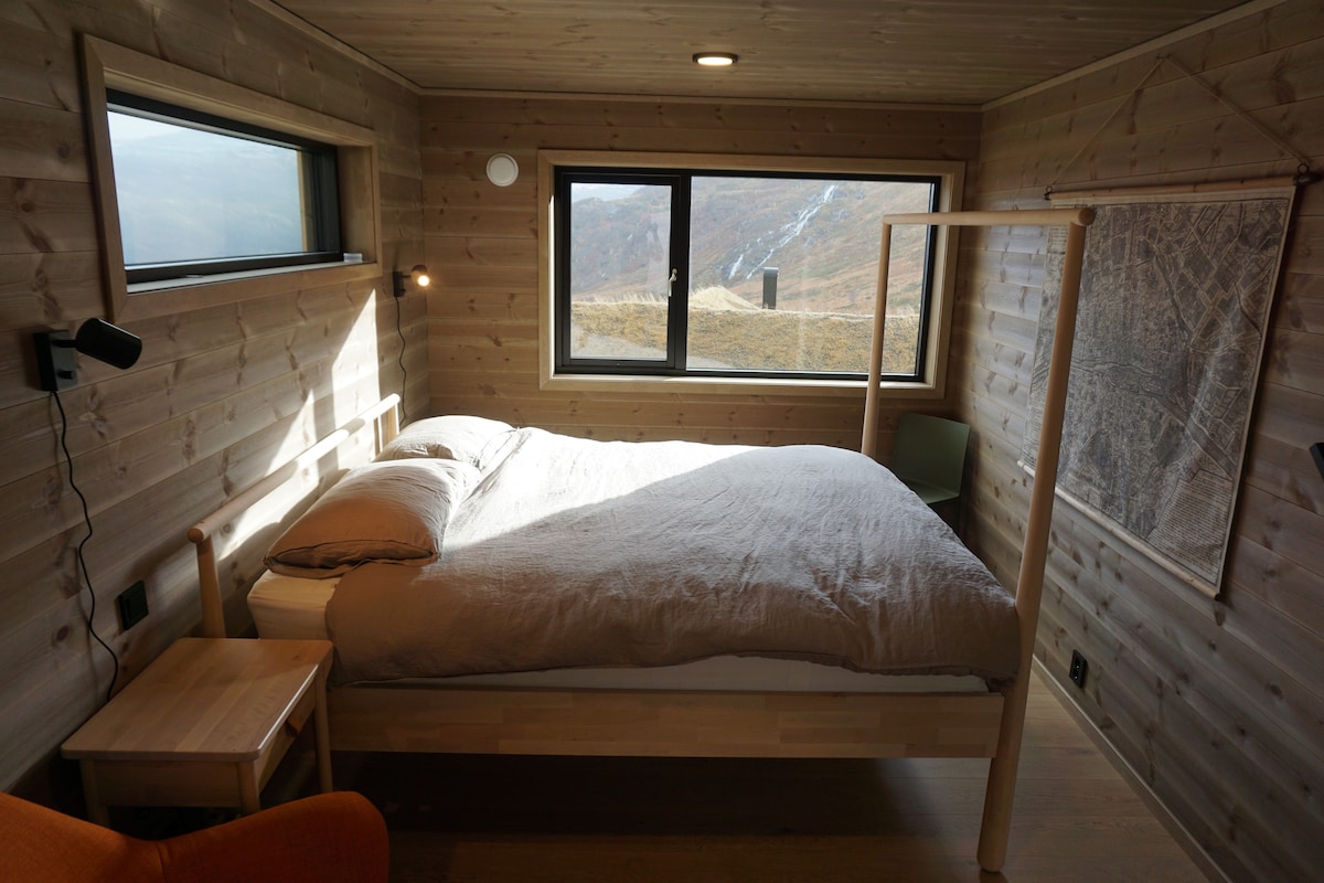 Reinsdyr Hytte - Trolltunga hiking +sauna (12 bed)