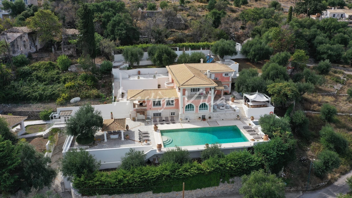 Large family Villa in Kassiopi!
