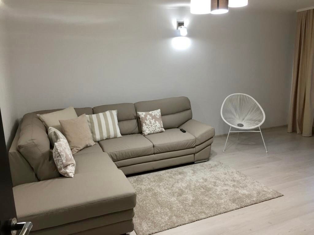 Apartament încăpător,complet renovat