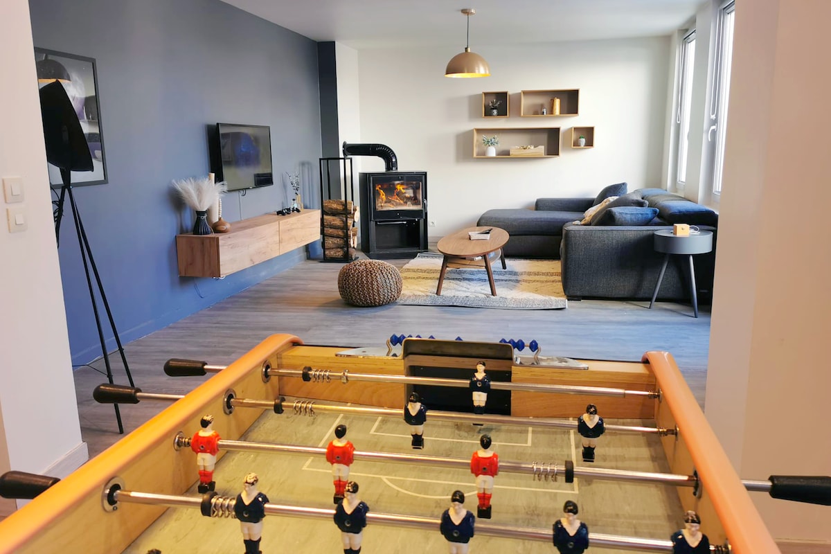 Comfortable house with terrace & table football