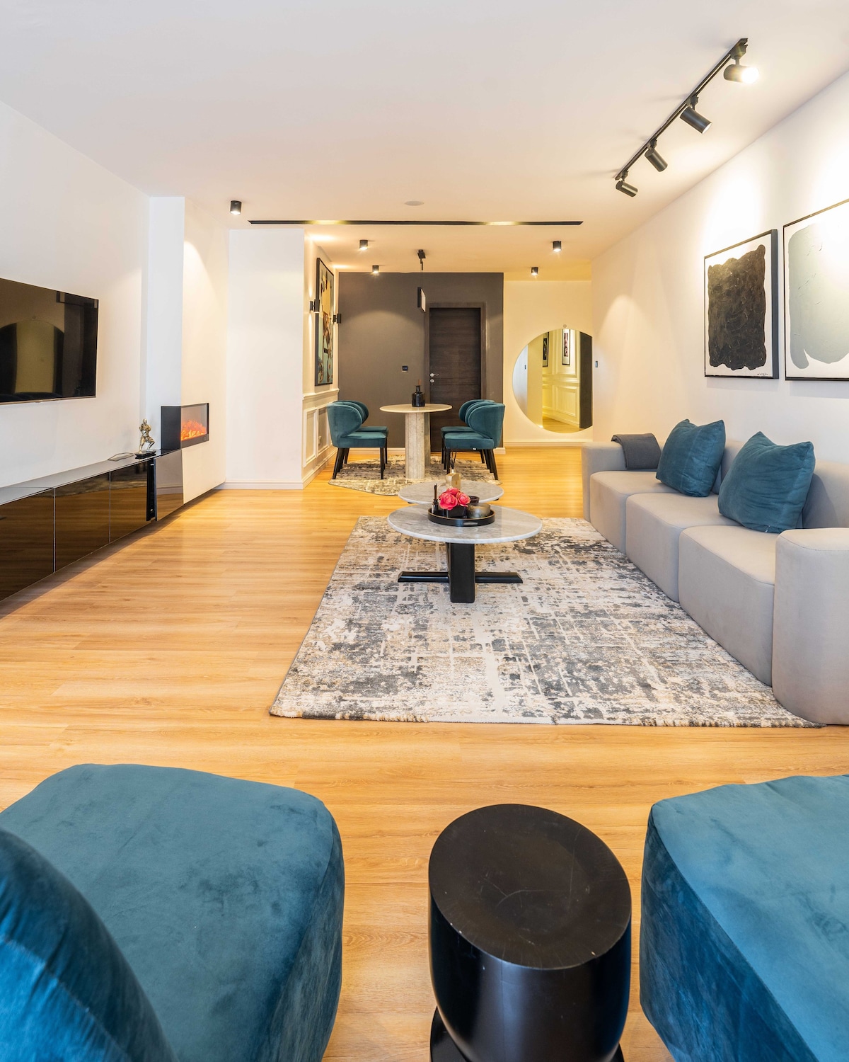 Extravagant 3bedroom apartment in Lekki phase 1