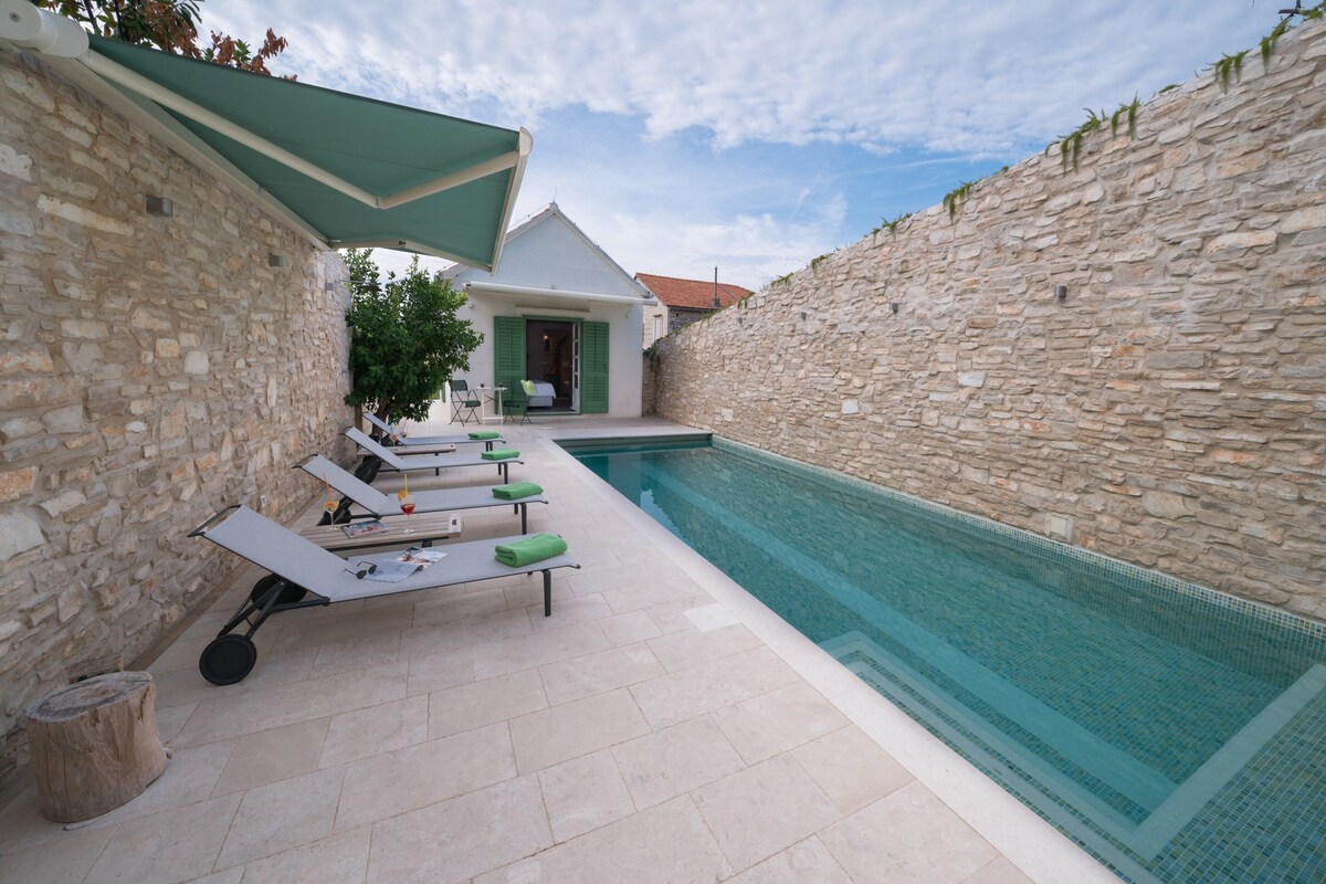 Serenity Pool Villa, Vis