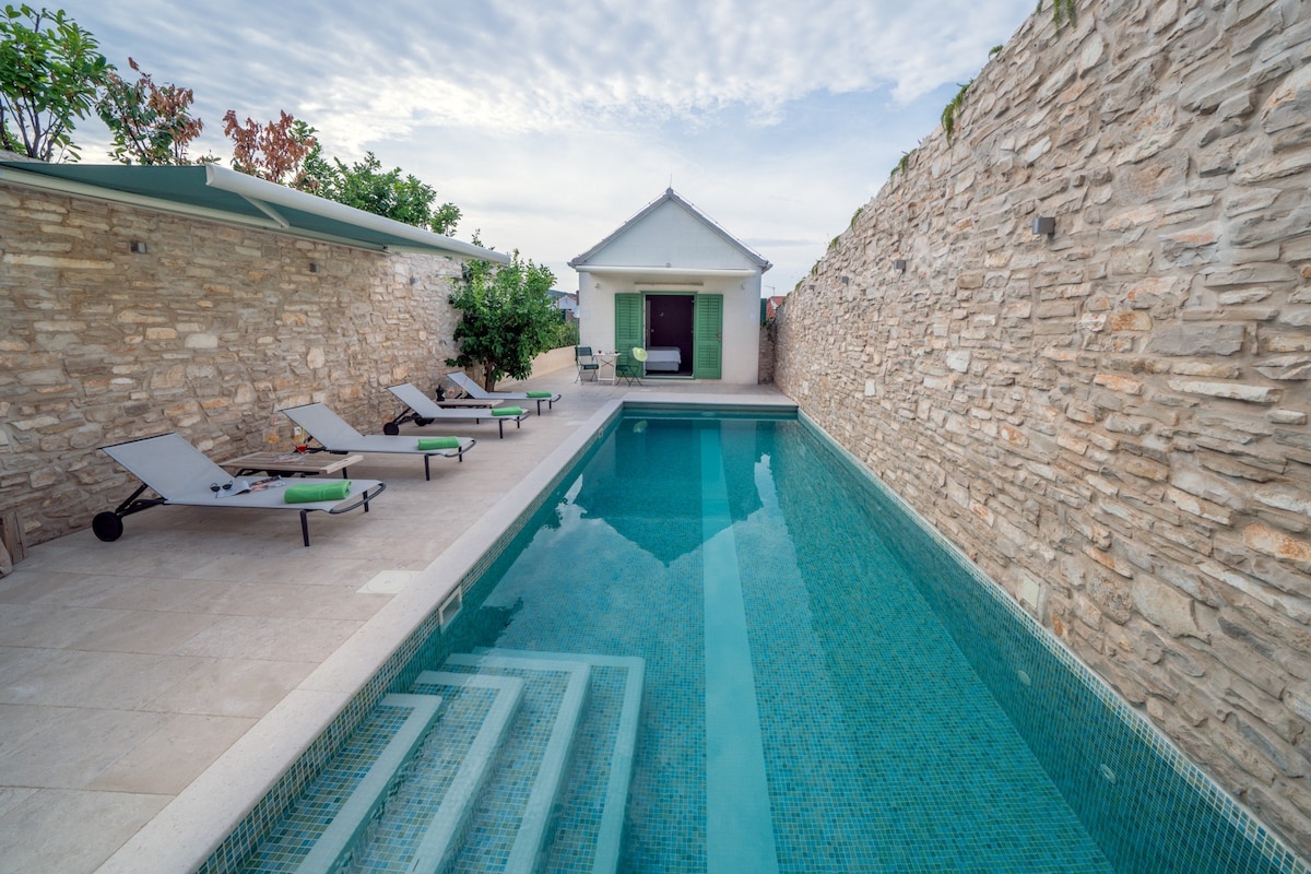 Serenity Pool Villa, Vis